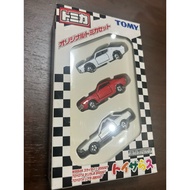 Old Model Car Tomy Brand (tomica) 3 Cars Nissan 2000GT Toyota 2000GT And 2800GT