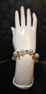 Chanel 珍珠吊牌手鏈 (可調校長短) Chanel pearl bead bracelet with logo (adjustable length)