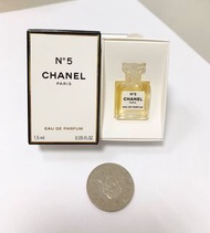 CHANEL 香奈兒 N°5 五號典藏 女性淡香精 1.5ML 全新 袖珍版香水 收藏