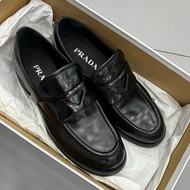 Prada新款黑色鏤空三角女士樂福鞋 36碼 全新