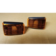 VOLVO 240 / 740 / 940 / S40 / S70 / 850 1984" YEAR FENDER SIGNAL LIGHT LAMP/ SIDE MARKER LAMP/ MUDGU