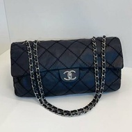 香奈兒/Chanel 黑銀外縫線 法棍機場CF 鏈條包