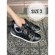 Branded 2-hand sneakers size 3, 91% beautiful