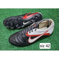 MERAH HITAM PUTIH Nike ctr Black White Red Soccer Shoes