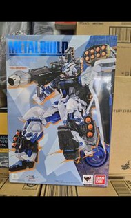 （Bandai）的 Metal Build 系列模型，具體型號為 異端高達藍色機 [全武裝規格] (Gundam Astray Blue Frame Full Weapons) ido