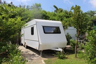 墾丁後壁湖露營車民宿 (Kenting Houbihu Camping Car)