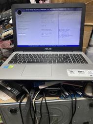 零件機ASUS華碩(NBC9正)X555L 15.6吋i5-5200U筆記型電腦.....面板有類似10元大小的壓痕