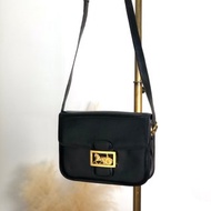 【 日本直送 名牌中古包 】CELINE સελિન (CELINE) 肩背包 黑色 馬車圖案 皮革 vintage 古董 rfmfw6