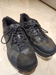 全黑Hoka kaha low (原價2099）
