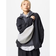 日本UNIQLO 網布肩包 半月 斜背包 側背包 背包 質感 收納錢包 皮夾 雨傘 零錢包 卡片