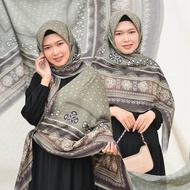 kerudung segi empat jumbo syar i 140x140 raqema raqisha series voal premium motif print