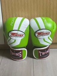 Twins boxing 拳套 8oz