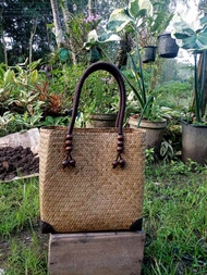 กระเป๋า​กระจูด​ ผสมใบลาน​ แบบใหม่เข้าแล้ว กระจูดสาน กระเป๋าสาน krajood bag thai handmade งานจักสานผล