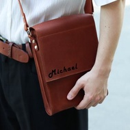 男士皮革斜背包/A4 資料夾單肩包/男士斜背包