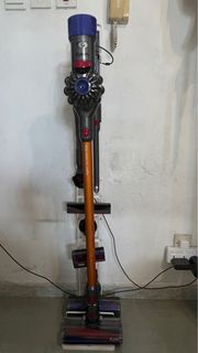 Dyson V8