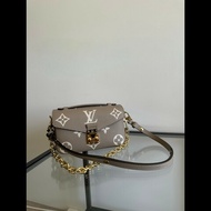 Louis Vuitton (LV) Pochette Métis 郵差包 大象灰