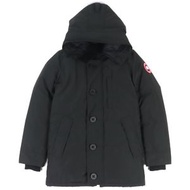 全新未使用CANADA GOOSE Jasper Parka (3438MJ) 羽絨服，搭配品牌標誌貼片和 W 型拉鍊連帽設計。黑色，XS 尺寸（相當於日本尺寸 XS-S）。加拿大製造。正品。男款。原