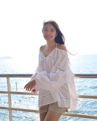 Mirror.Favor : Malibu Birds Top เสื้อเปิดไหล่ ชุดไปเที่ยว ชุดไปทะเล ผ้าไม่ต้องรีด