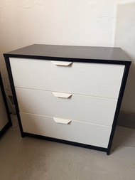 (有2個）IKEA（宜家家居）的 ASKVOLL 系列三層抽屜櫃（黑褐色外框配白色抽屜）櫃