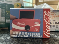 只交換！Coca-Cola 可翻轉螢幕迷你數位相機