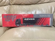 【 倉底尋回 】Mini GT #741 Mercedes - Benz Actros w/ Racing Transporter “ ADVAN ”  Tomica Tiny Pop Race Ta