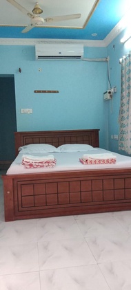Rumah 100 m² dengan 1 kamar tidur dan 1 kamar mandi pribadi di Kajamalai (Centaurus Homestays - Blue