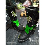 Steel-toed cross trail shoes, trail shoes, adventure shoes