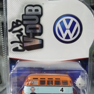 36070-B Green Light 1/64 1964 Volkswagen Bus#4 Gulf Gulf Oil Color Matching Slightly Flawed