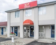 南伊克諾拉奇套房飯店 (Econo Lodge Inn &amp; Suites South)