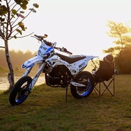 Kawasaki KLX Gordon decal stiker motor warna putih motif tengkorak | glossy Supermoto