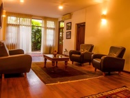 使館套房酒店 (Embassy Suites)