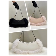 O-lock Series Hot-selling Outer Body Matching A Circle Fox Fur Playful Cute Underarm Bag Super Good 