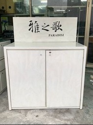 非凡二手家具 【全館自取價】烤白 4尺展場展示櫃*櫃台*吧檯*珠寶櫃*手機櫃*飾品櫃*擺飾櫃*收納櫃*玻璃櫃