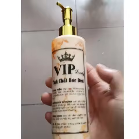 Kem body Tinh chất bốc đen VIP Bottle Brightening Body Deeply Hydrating Soothing And Moisturizing Re