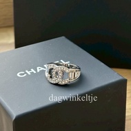Chanel 香奈兒水鑽 logo 戒指 / 52號