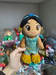 (內有骨架手腳可動)迪士尼jasmine茉莉公主阿拉丁Aladdin genie燈神玩偶 貝兒belle美女與野獸 Beauty and the Beast公主 disneystore 。代購Disn
