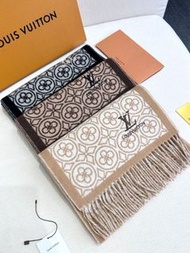 順豐包郵 💯全新  LOUIS VUITTON LV Scarf Shawl 羊絨圍巾披肩 生日禮物 情人節 Birthday Gift Valentine's Day