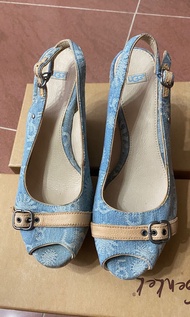 UGG厚底涼鞋