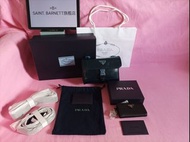 Prada藏藍色油臘皮郵差包(手機包) (現貨)