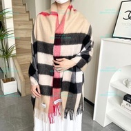 Burberry 寬版大格子圍巾  82 圍巾 scarf 絲巾 禮物 Scarves silk scarves  gifts