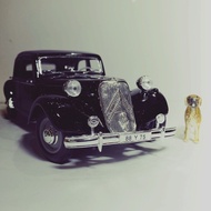 Mô hình xe  CITROEN 15CV 6 CYL 1952 BLACK tỉ lệ 1:18 (xe có sẵn)