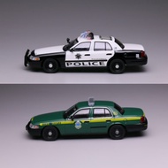 596 1: 64 Ford Crown Vegas/Vermont State Police Car Painted Alloy Car Model