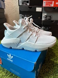 Adidas runner shoes
