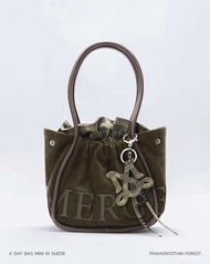 🇹🇭[พร้อมส่งแท้💯%] กระเป๋าสะพาย MERGE ‘A Day Bag Mini’  in suede 7 Colors