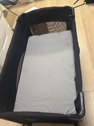 Joie bb床 Kubbie伴睡遊戲網床 （黑色，另有售灰色）