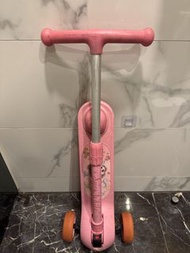 粉紅色折疊兒童滑板車
