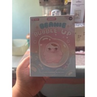 Pucky beanie bubble Up