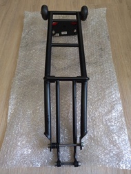 Birdy 3 自行車後貨架，帶易行輪及充電尾燈