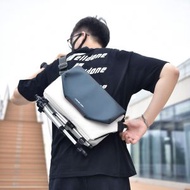 單肩斜孭袋男裝運動機能風潮牌郵差包- 藍黑色 無規格