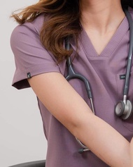 REKA SCRUBS - เสื้อคอวี สี Purple Iris - MOTIF (ชุดสครับแพทย์ พยาบาล พร้อมปักชื่อ)